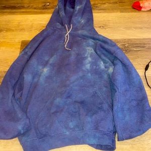 Blue tie dye sweatshirt!